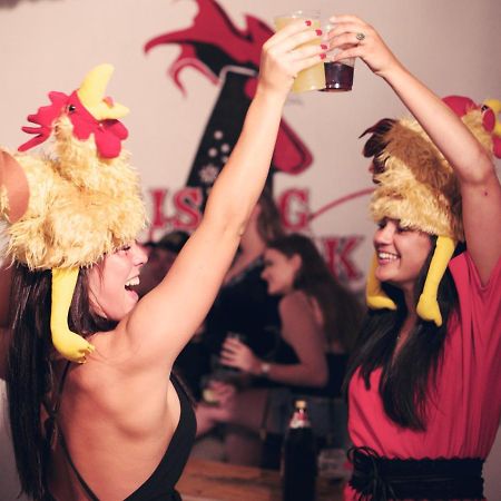 Rising Cock Party Hostel Lagos Eksteriør bilde